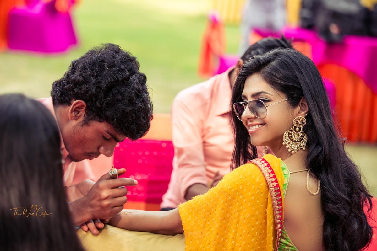 Candid Mehendi Shoot