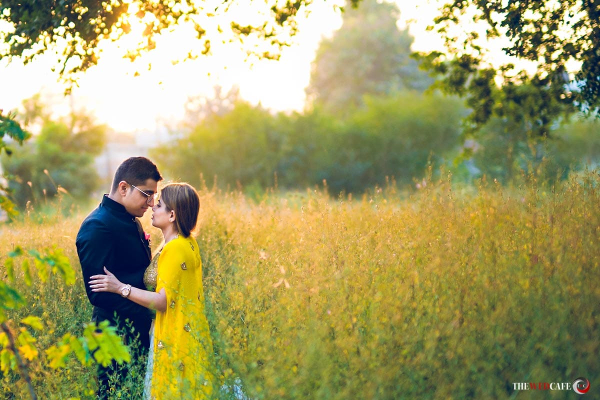 Filmy style pre-wedding photoshoot